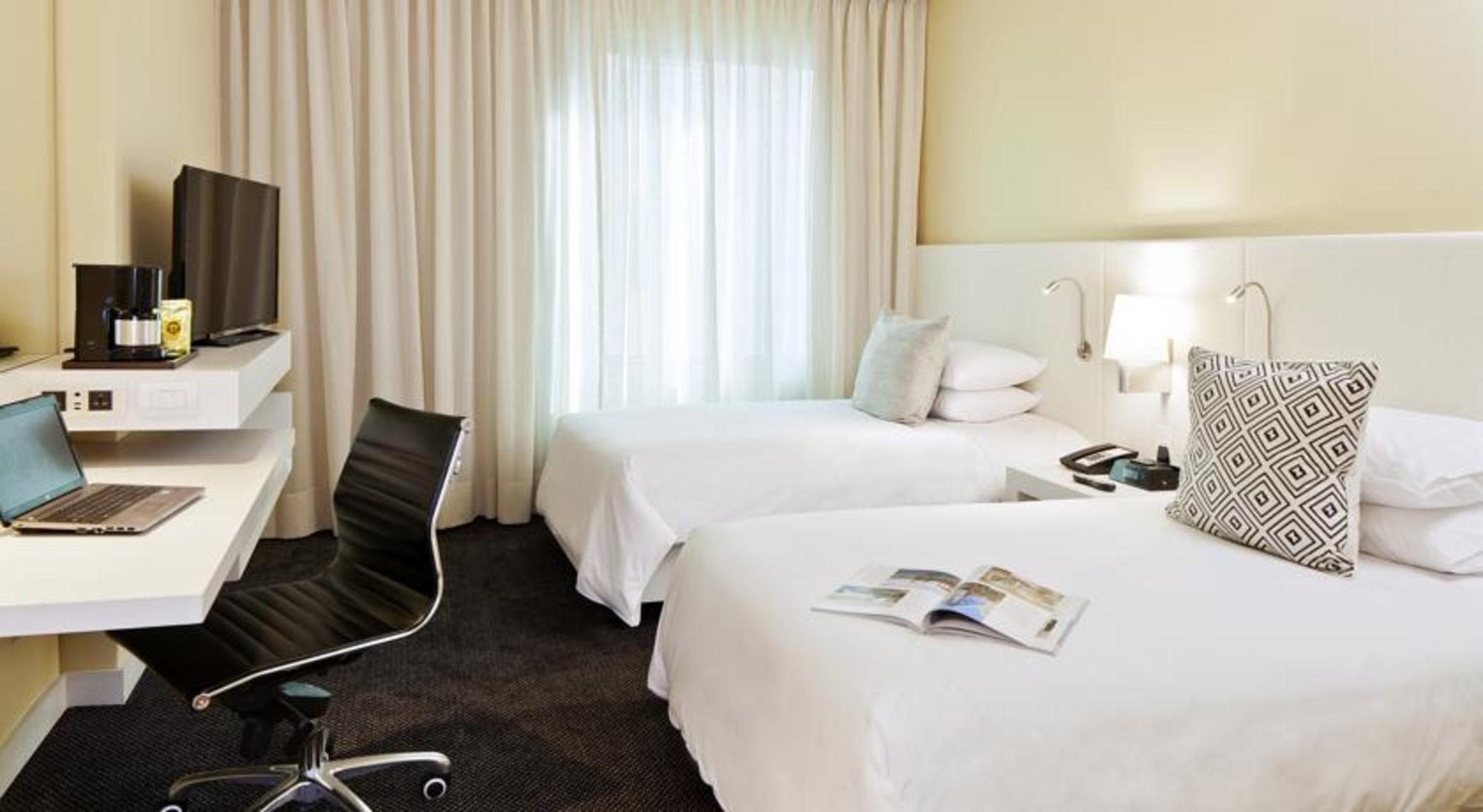 Movich Buro 26 Hotel Bogotá Exterior foto A typical room at the hotel