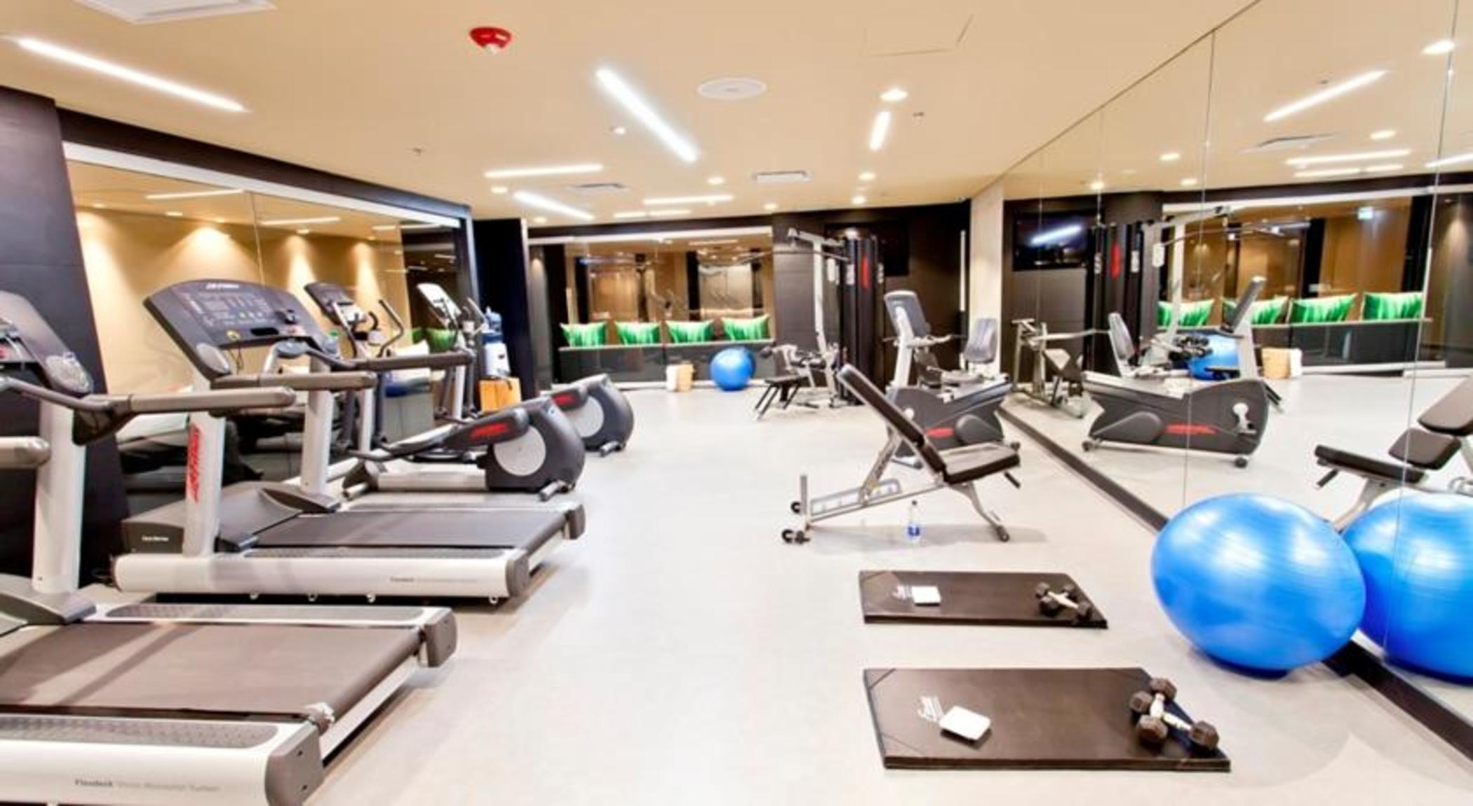 Movich Buro 26 Hotel Bogotá Exterior foto The gym at the hotel