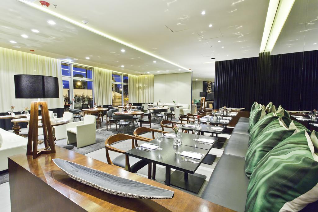 Movich Buro 26 Hotel Bogotá Exterior foto The interior of the lounge
