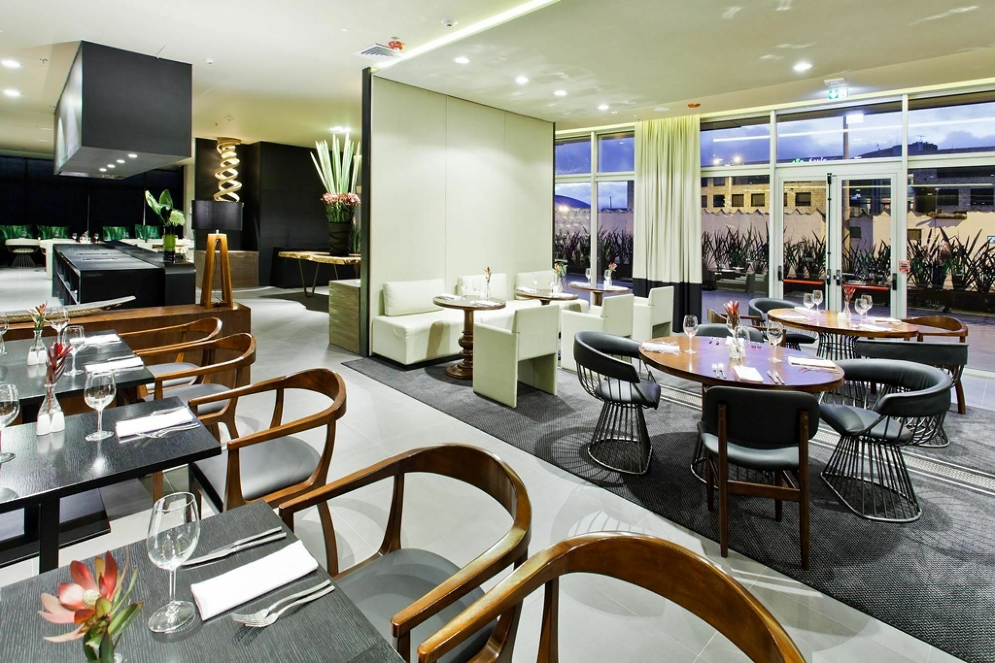 Movich Buro 26 Hotel Bogotá Exterior foto Restaurant